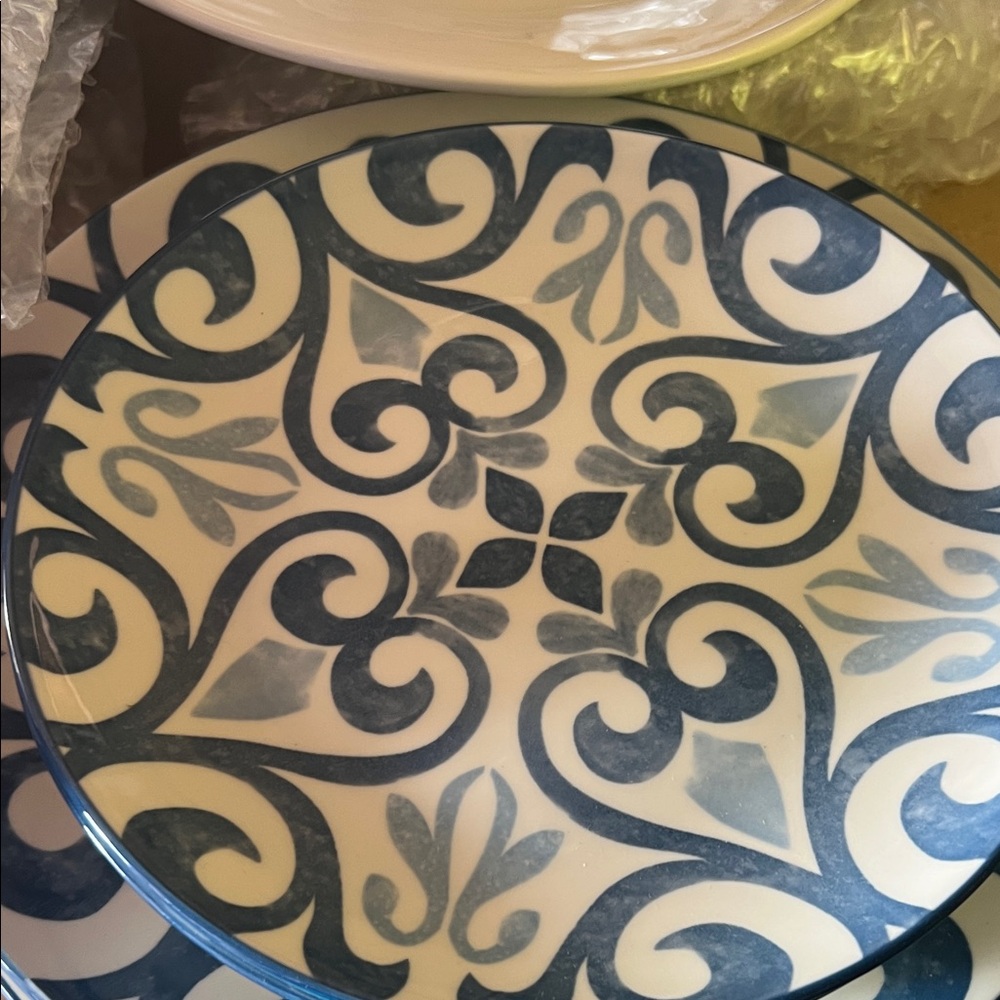 Gallery Blue and White Artistic Plate